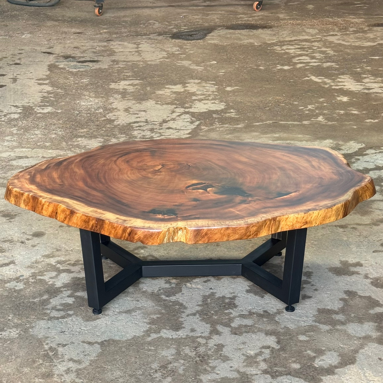 Mesa Comedor Ovalada de Samán (4 Puestos) - Image 3
