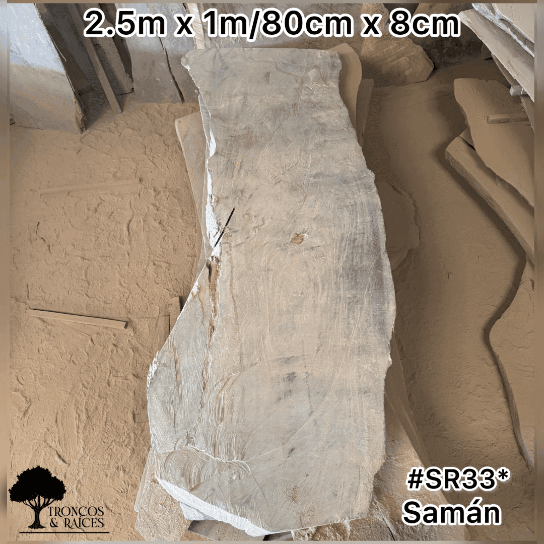 Mesa con curvatura natural de saman Mesa con curvatura natural de saman