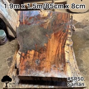 Mesa trapezoidal de samán para 6 puestos