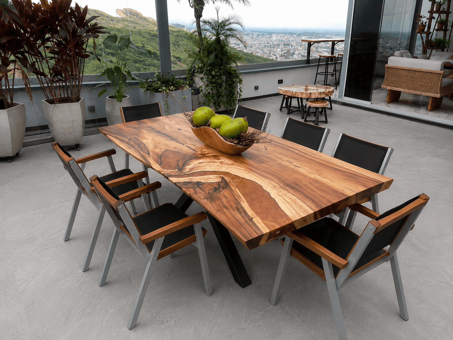 Mesa irregular de samán para 6 puestos
