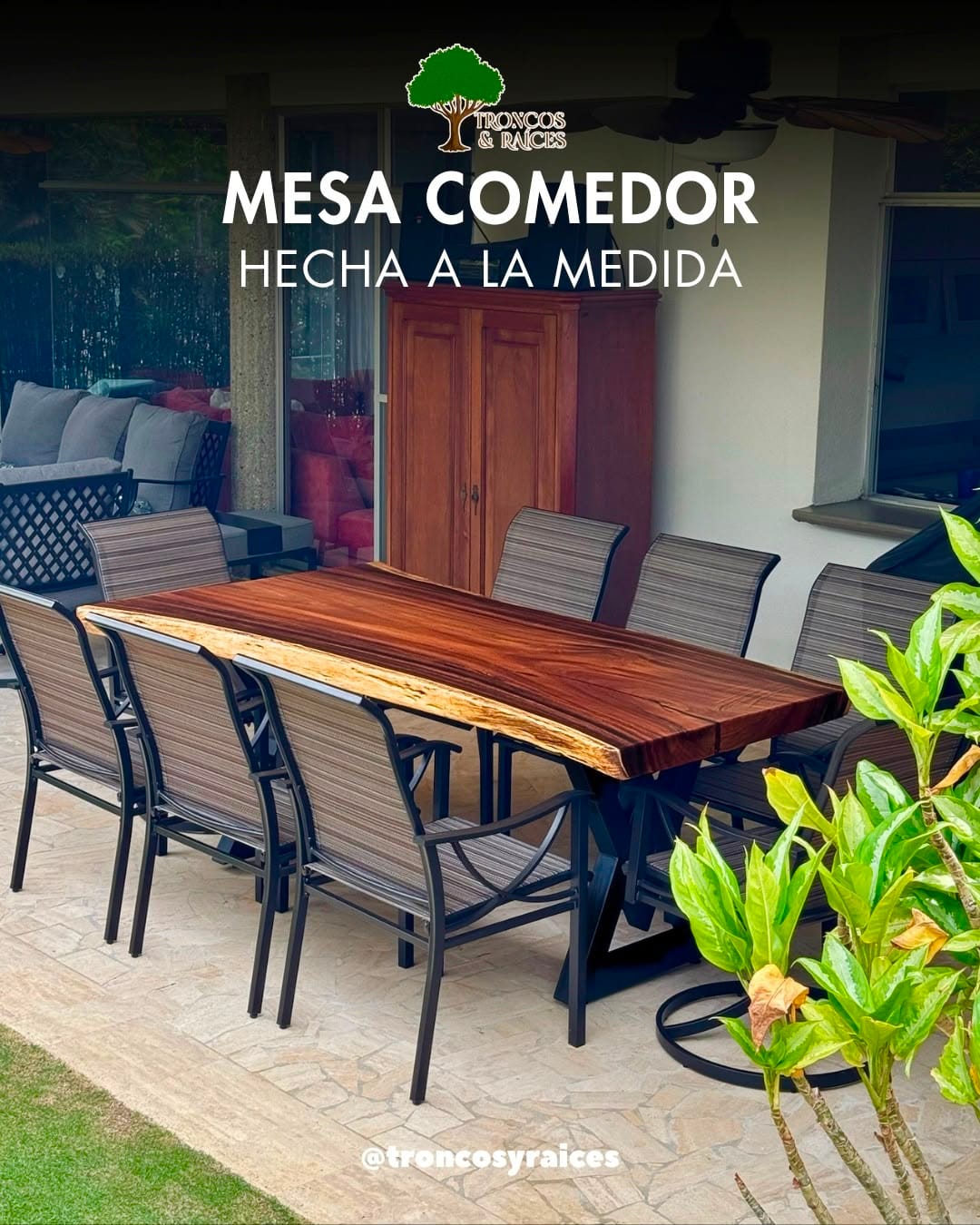 Mesa rectangular de samán para 8 puestos