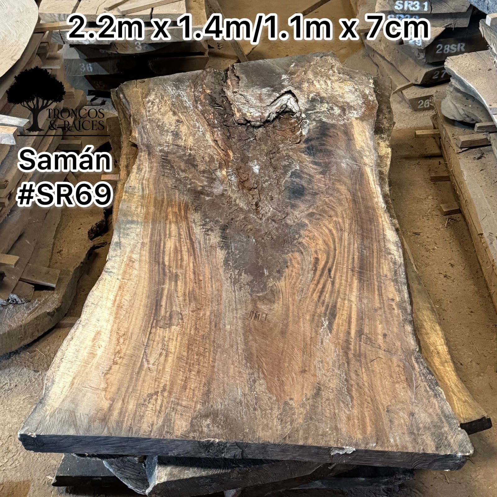 Mesa ancha de samán para 8 puestos