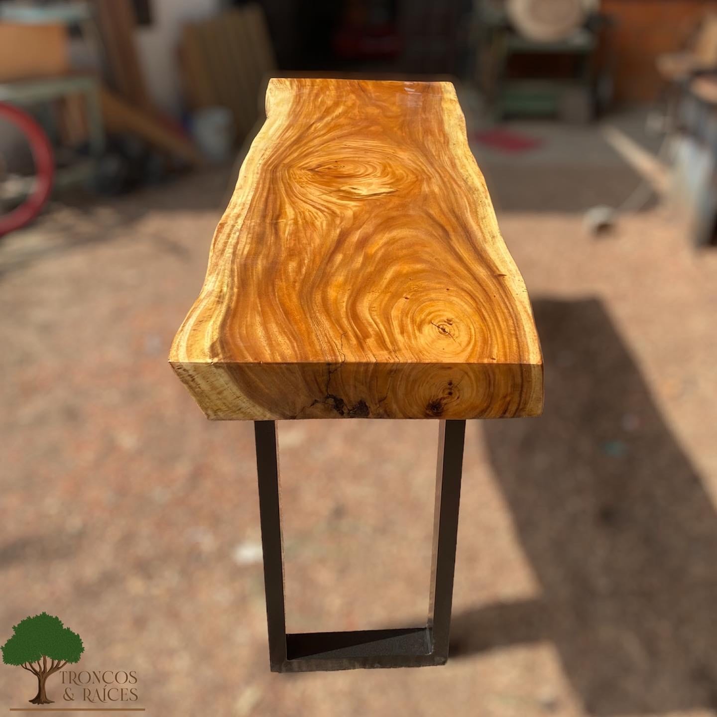 Tronco rectangular de samán para barra
