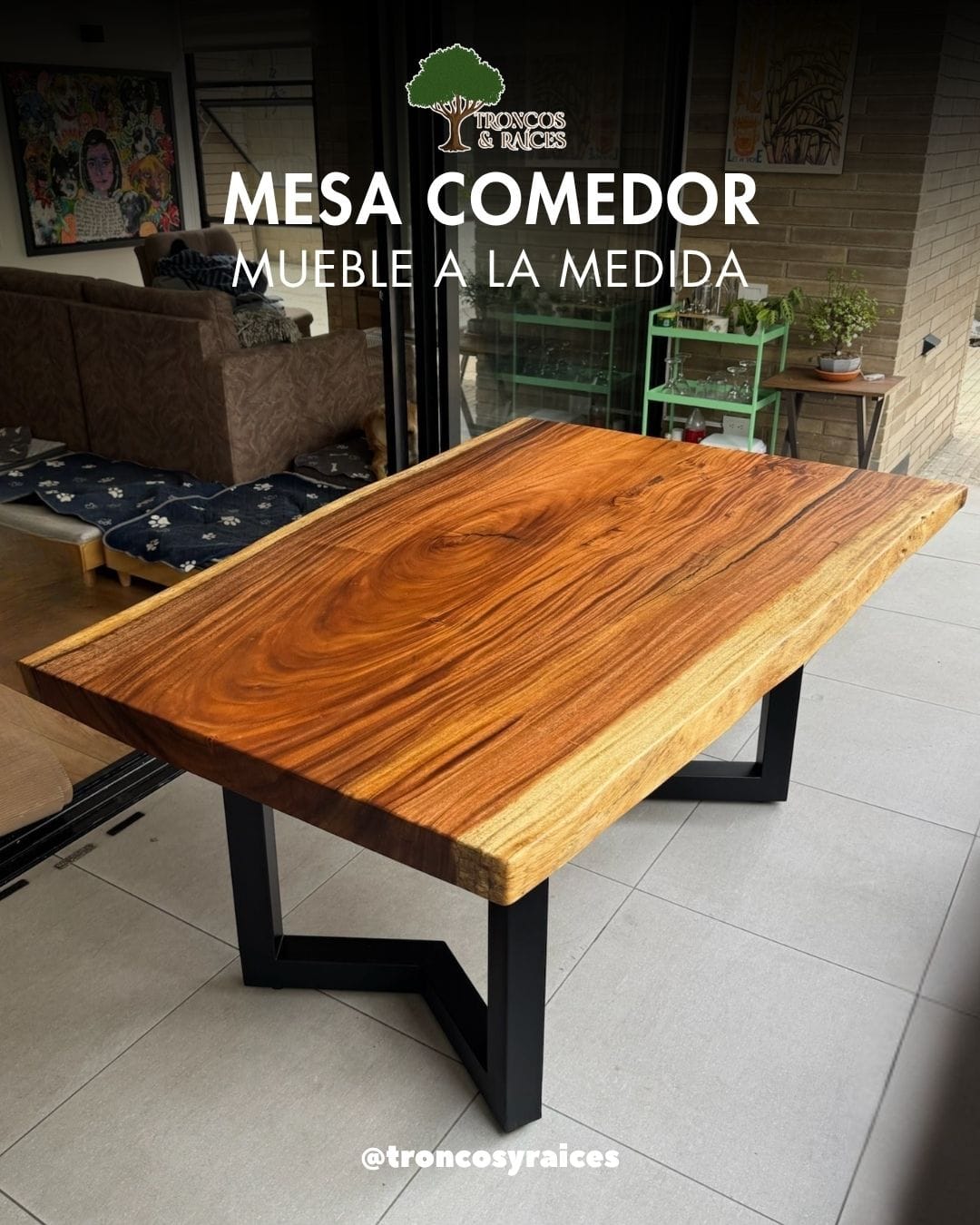 Mesa rectangular de samán para 6 puestos